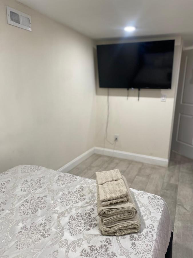 Private Room In South Philly Near Arenas! Philadelphia Exterior photo